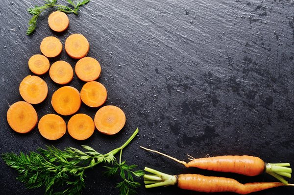 Techniques pour styliser des manteaux longs sans alourdir votre silhouette